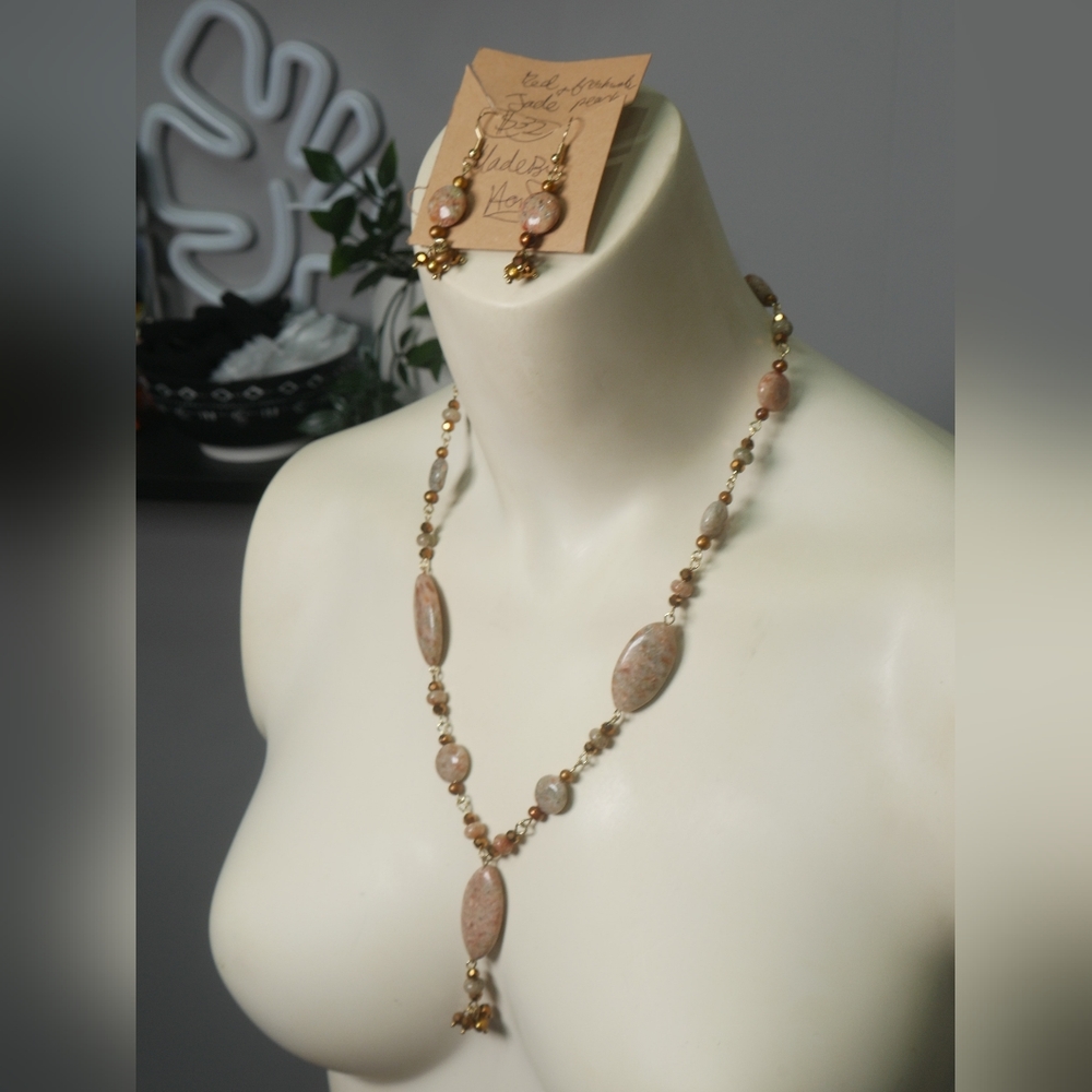 Red Jade and Freshwater Pearl Jewelry Set